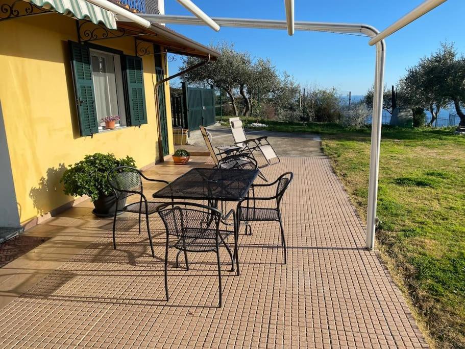 インペリア Casa Vista Mare - Superb Garden And Parking Includedヴィラ エクステリア 写真