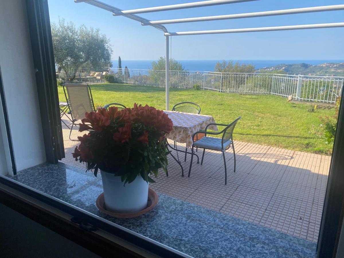 インペリア Casa Vista Mare - Superb Garden And Parking Includedヴィラ エクステリア 写真