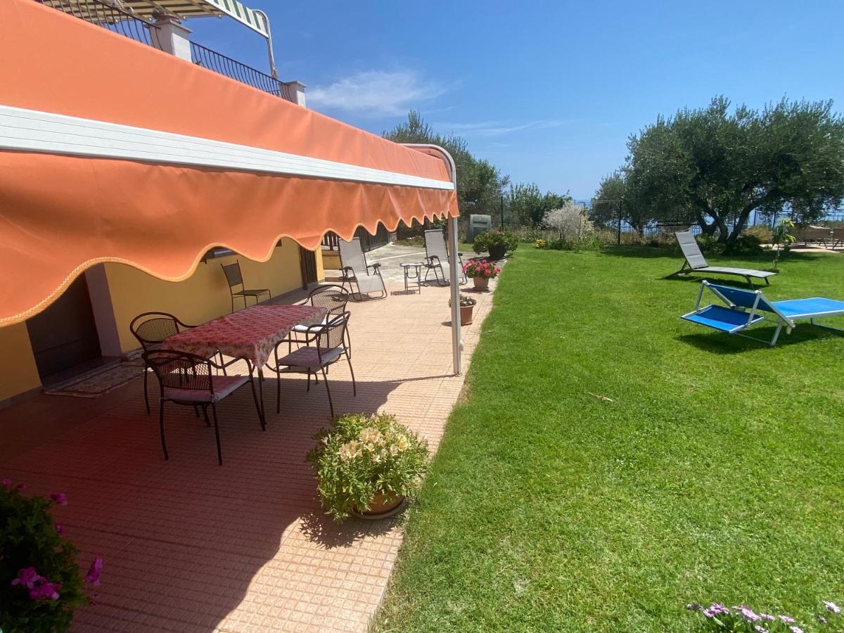 インペリア Casa Vista Mare - Superb Garden And Parking Includedヴィラ エクステリア 写真