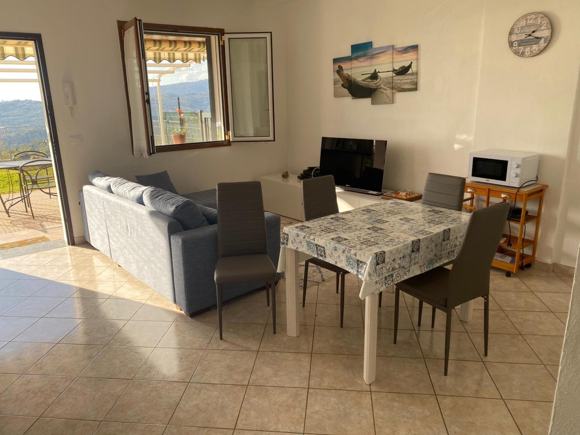 インペリア Casa Vista Mare - Superb Garden And Parking Includedヴィラ エクステリア 写真
