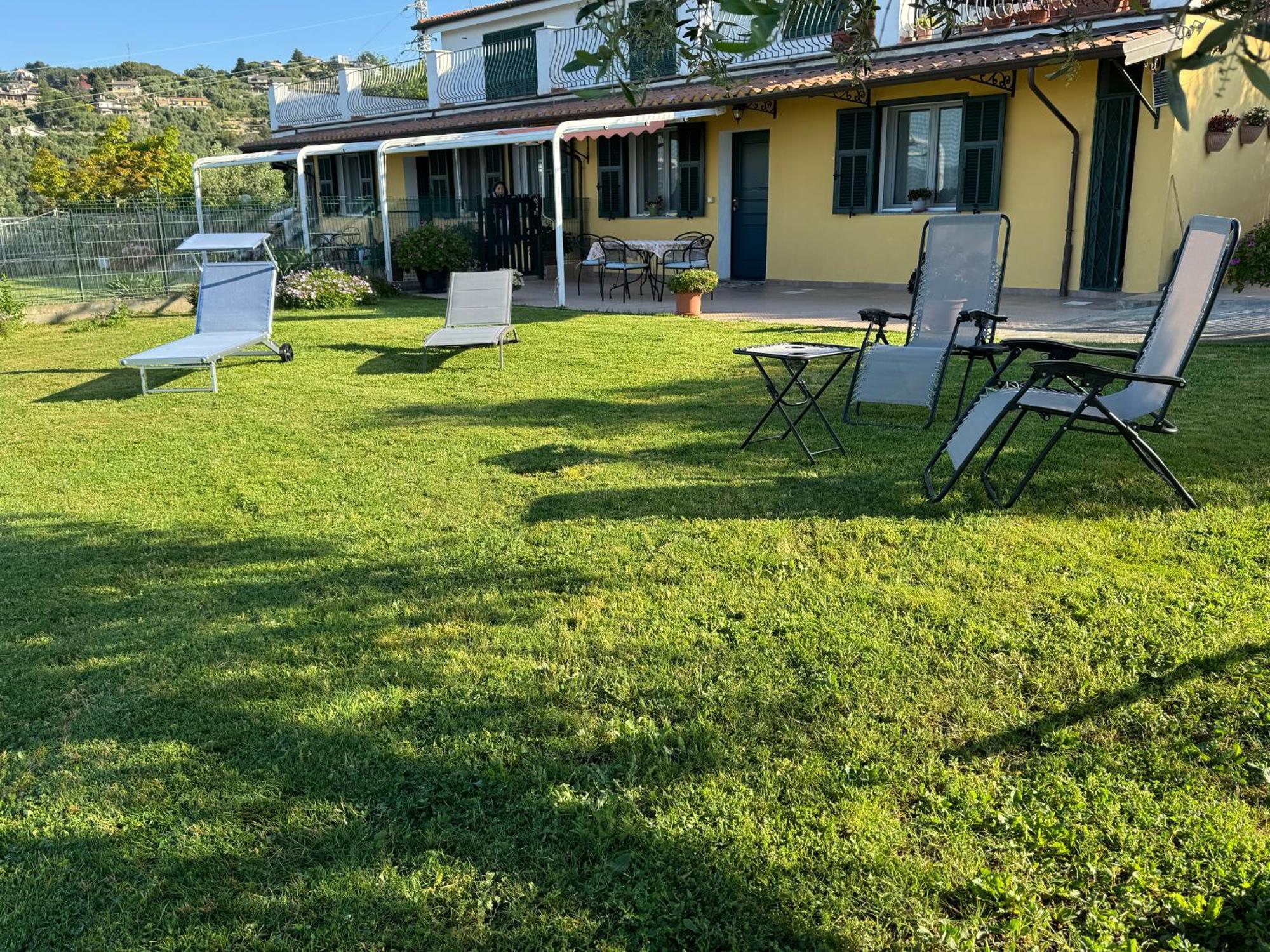 インペリア Casa Vista Mare - Superb Garden And Parking Includedヴィラ エクステリア 写真