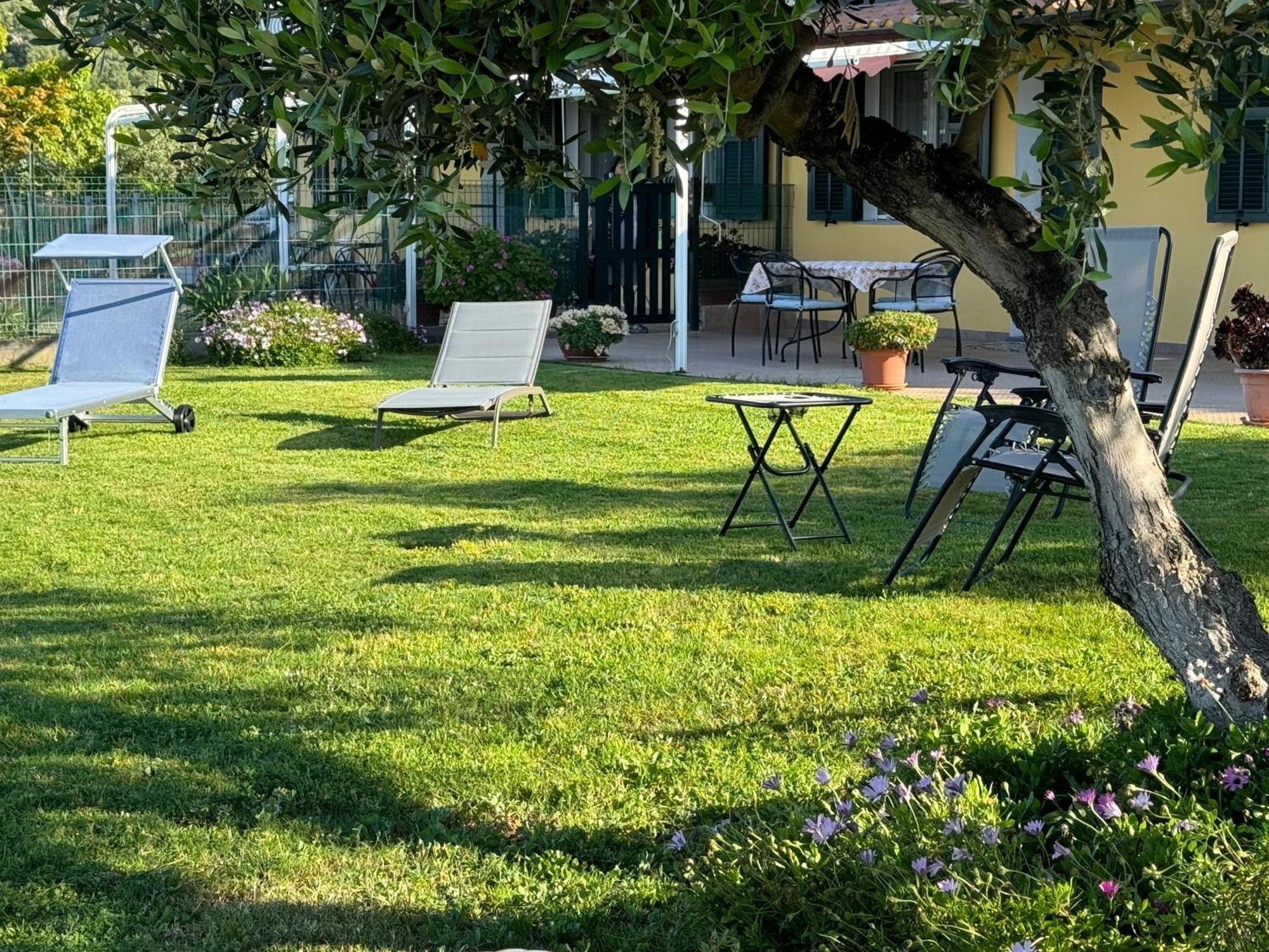 インペリア Casa Vista Mare - Superb Garden And Parking Includedヴィラ エクステリア 写真