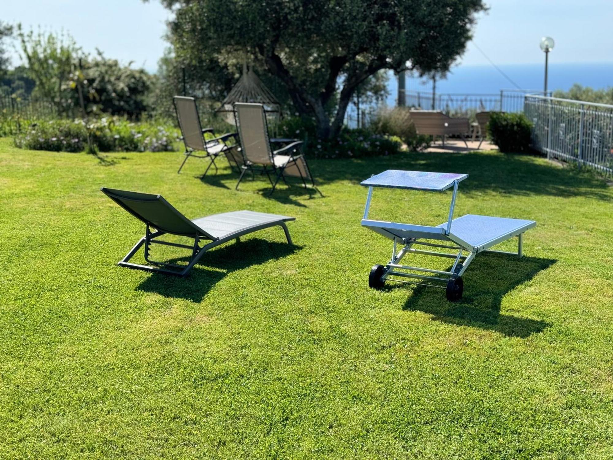 インペリア Casa Vista Mare - Superb Garden And Parking Includedヴィラ エクステリア 写真