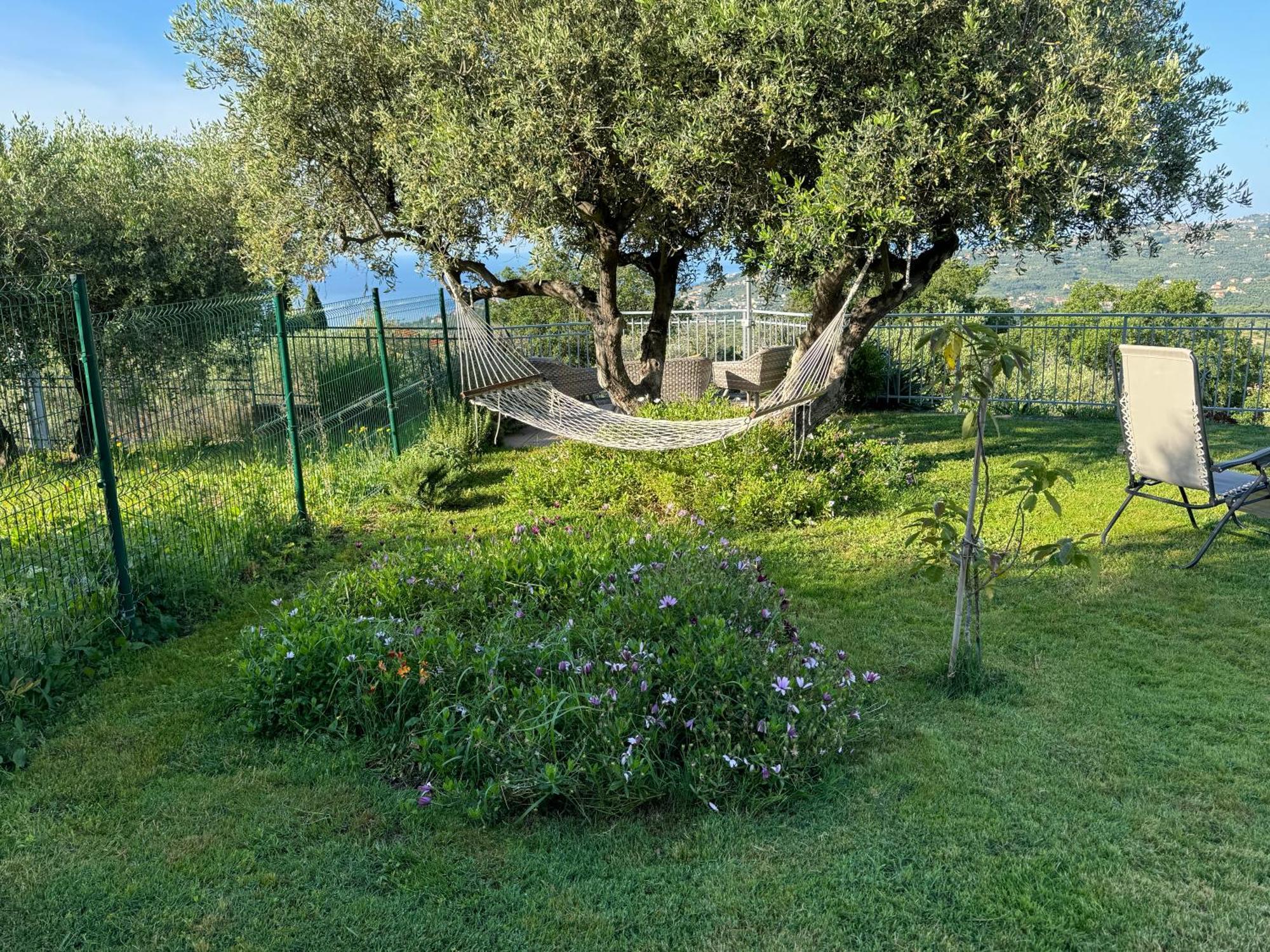 インペリア Casa Vista Mare - Superb Garden And Parking Includedヴィラ エクステリア 写真